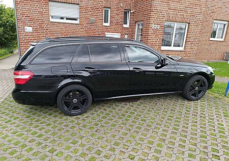 Mercedes-Benz E 250 T CGI BlueEFFICIENCY Automatik