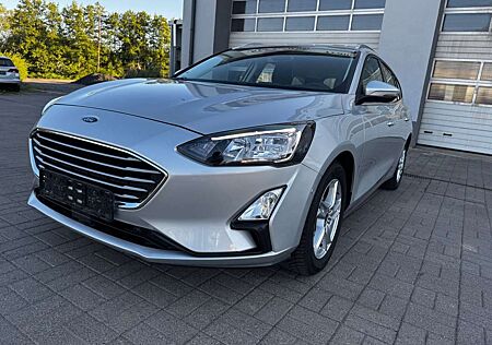 Ford Focus TURNIER NAVI LED KAMERA PDC SHZ TEMPOMAT