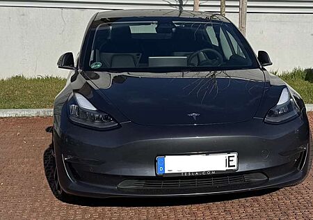 Tesla Model 3 Langstreckenbatt. Allradantrieb Dual Motor Performance