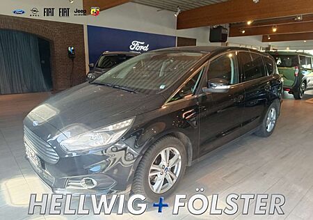 Ford S-Max TITANIUM NAVI AHK / PDC / KAMERA / GJR