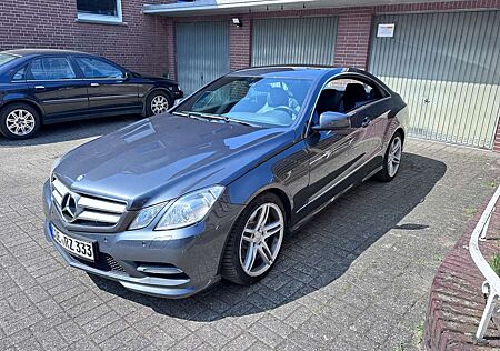Mercedes-Benz E 250 CDI AMG Line Scheckheft bei Mercedes Coupe