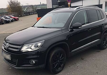 VW Tiguan Volkswagen 2.0 TDI DPF 4Motion DSG Sport & Style