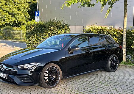 Mercedes-Benz CLA 35 AMG AMG CLA 35 4Matic Shooting B AMG Speedshift 7G-DCT
