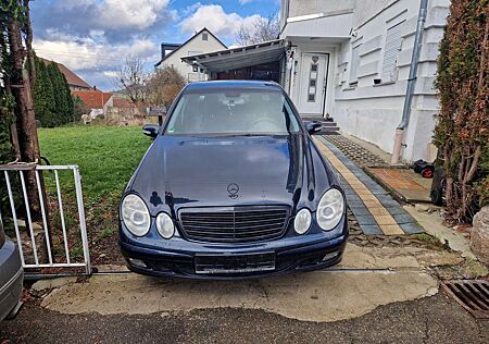 Mercedes-Benz E 240 Avantgarde