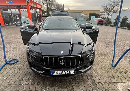 Maserati Levante 3.0 V6 430cv auto