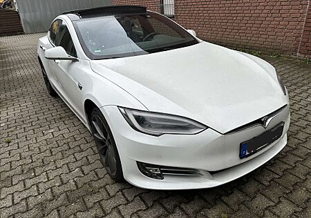 Tesla Model S Dual Motor Allradantrieb Performance Ludicrous