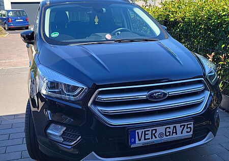 Ford Kuga 1.5 EcoBoost 2x4 Titanium