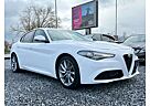 Alfa Romeo Giulia Super 2,2/LED/Navi/Leder/Sport/Automatik