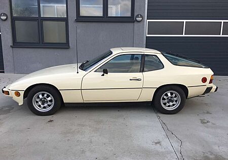 Porsche 924 Targa