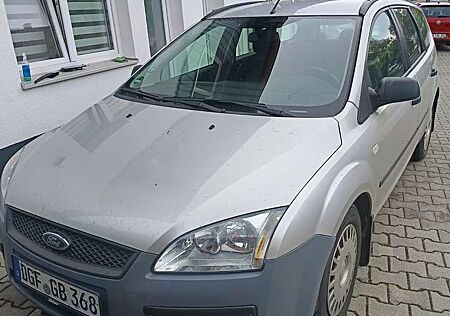 Ford Focus Turnier 1.6 16V Ambiente
