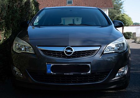 Opel Astra 1.4 Turbo Design Edition