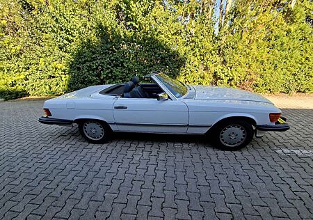 Mercedes-Benz SL 560