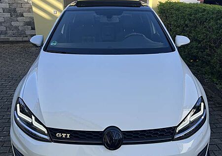 VW Golf GTI Volkswagen Golf 7 GTI BMT