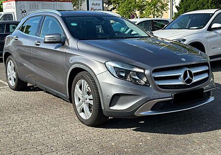 Mercedes-Benz GLA 200 CDI Urban 7-G Aut. * Top Ausstattung *