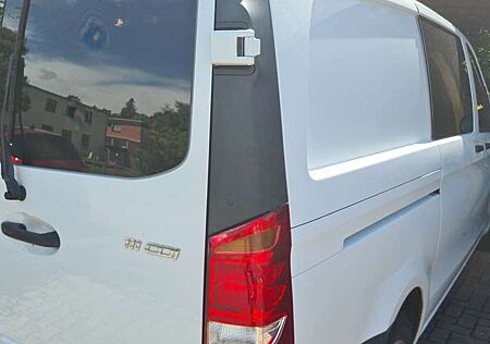 Mercedes-Benz Vito 111 CDI Extralang Mixto