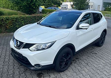 Nissan Qashqai 1.5 dCi Tekna 360° Navi Panorama