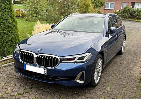 BMW 530e 530 5er Touring Plug-In-Hybrid xDrive Luxury Line