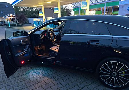 Mercedes-Benz CLA 200 Shooting Brake d 4Matic 7G-DCT