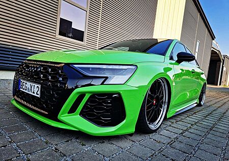 Audi RS3 Limousine quattro B&O 20 Zoll KW Airride Carbon