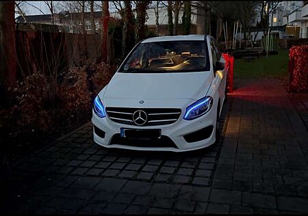 Mercedes-Benz B 180 7G-DCT AMG Line