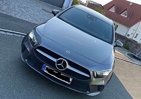 Mercedes-Benz A 250 7G-DCT Style