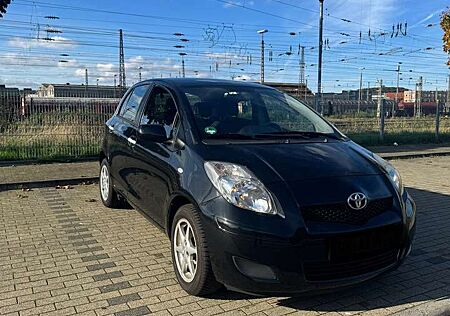 Toyota Yaris 1.0 VVT-i Cool Edition
