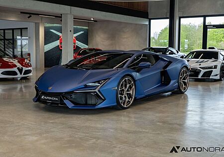 Lamborghini Revuelto *on stock*
