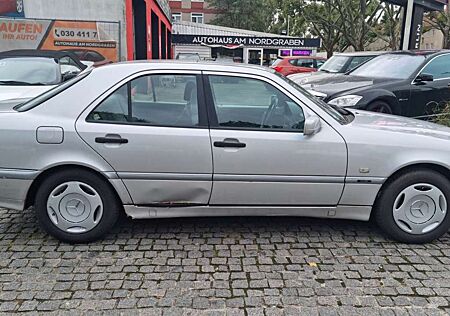Mercedes-Benz C 180 Classic
