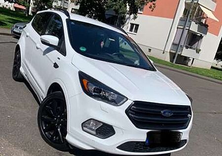 Ford Kuga 1.5 EcoBoost 2x4 ST-Line