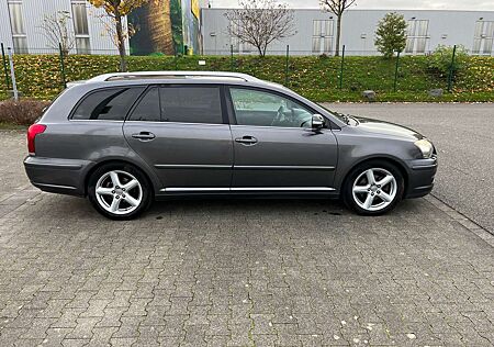 Toyota Avensis 2.2 D-CAT Combi Sol