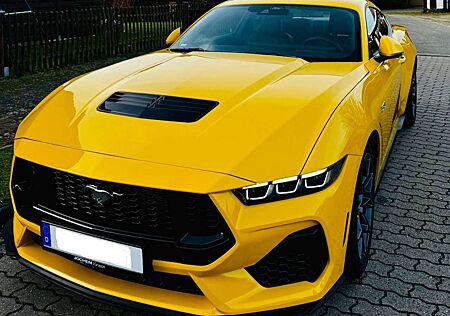 Ford Mustang Fastback GT 5.0 V8 Autom. MagneRide Neu!