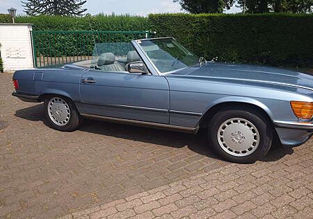Mercedes-Benz SL 560