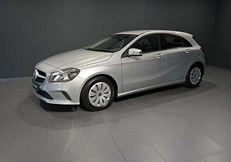 Mercedes-Benz A 180 d NAVI/PTS/BUSINESS/TEMPOMAT/SHZ