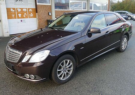 Mercedes-Benz E 300 CDI Limousine Elegance Leder Schiebedach Navi Auto