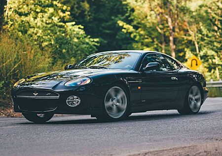 Aston Martin DB7 GT Coupe Manual (1 of 190)