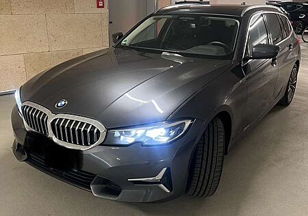 BMW 320d 320 Touring xDrive Aut. Luxury Line