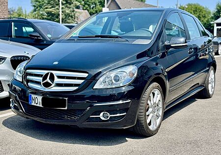 Mercedes-Benz B 180 B180 Aut. Navi TLeder Klima Shz Tempomat Allwett