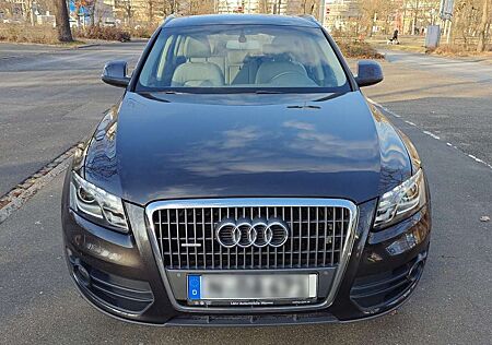 Audi Q5 S-Tronic, Scheckheftgepflegt - 8 Fach Bereifung
