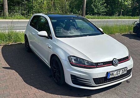 VW Golf GTI Volkswagen GTI Performance BMT