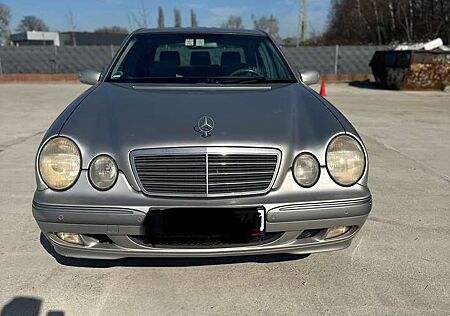 Mercedes-Benz E 280 4-Matic Avantgarde