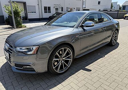 Audi S5 S tronic quattro