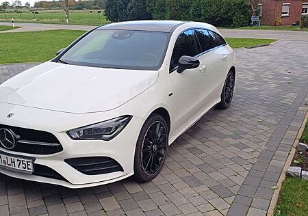 Mercedes-Benz 250 E Shooting Brake Edition AMG-Line