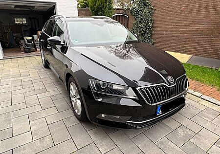 Skoda Superb Combi 2.0 TDI DSG Style