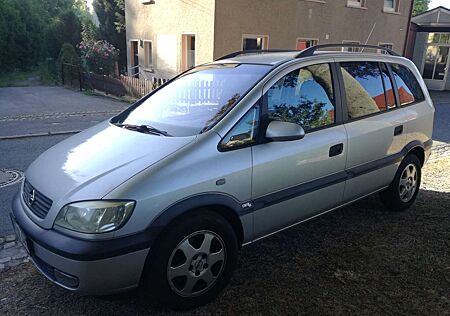 Opel Zafira 1.8 Selection Free