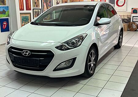 Hyundai i30 blue Classic Start/Stopp Garantie