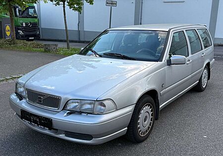 Volvo V70 2.5 KLIMA/AHK/TEMPOMAT/ZENTRAL/