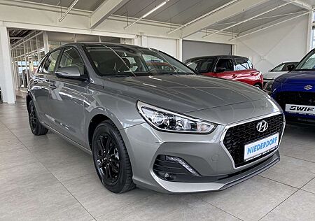 Hyundai i30 1.4 Soko NAVI, KAMERA, Sitzhzg PDC