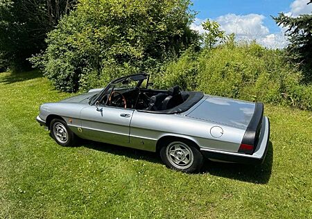 Alfa Romeo Spider 2.0