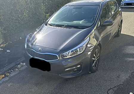 Kia Cee'd Ceed / 1.4 CVVT Attract