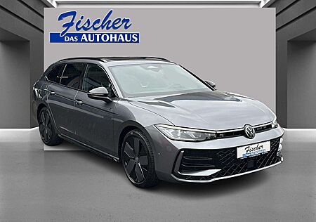 VW Passat Volkswagen 1.5 eTSI 110 kW R-Line Pano AHK